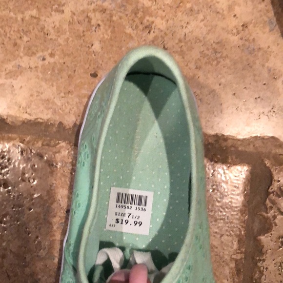 shoes - Picture 4 of 4